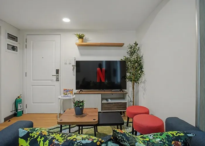 Bright & Cozy 2br Azure Pool Sleeps 7 Apartamento