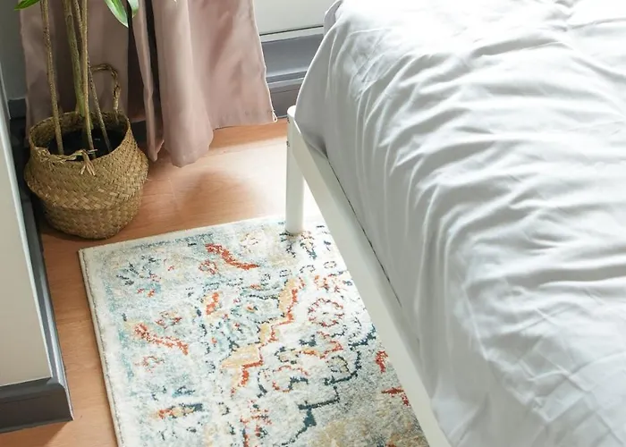Bright & Cozy 2br Azure Pool Sleeps 7