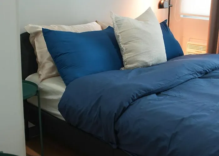 Bright & Cozy 2br Azure Pool Sleeps 7 *