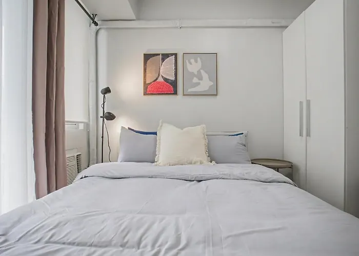 Bright & Cozy 2br Azure Pool Sleeps 7 Apartamento *