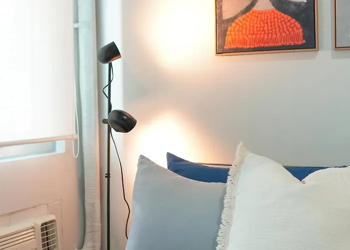 Bright & Cozy 2br Azure Pool Sleeps 7 * Manila