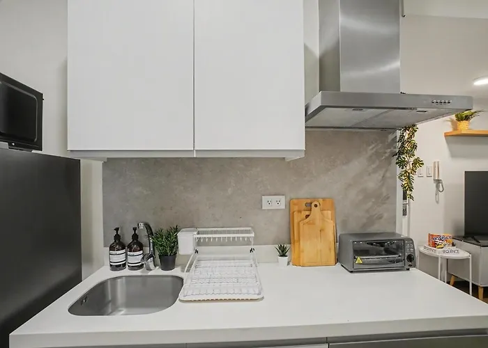 Bright & Cozy 2br Azure Pool Sleeps 7 Apartamento *